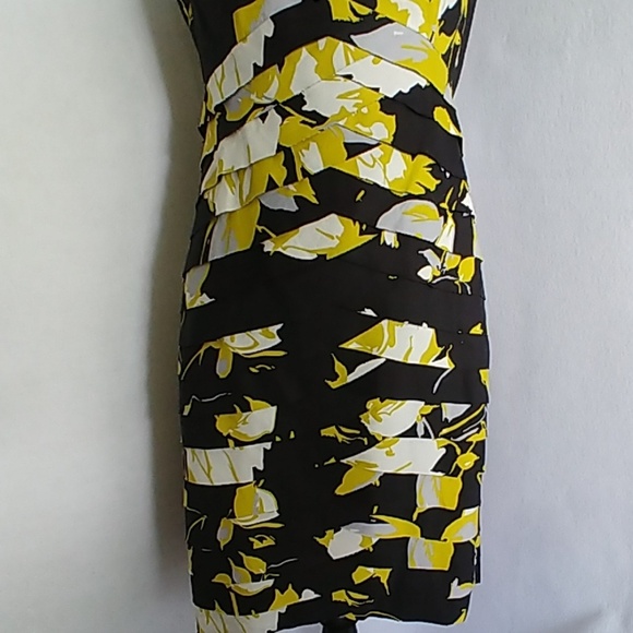 JS Collections Women's Floral Dress - Picture 3 of 6